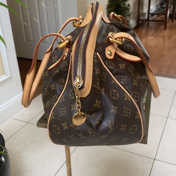 Louis Vuitton Shoulder Bag - Picture 3 of 10